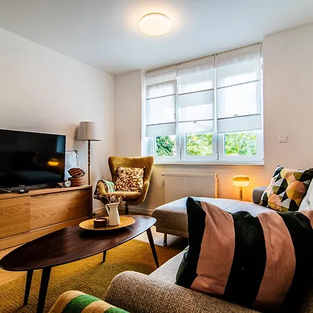 Flexible Selfcheckins 95 - - 3 Bedrooms - Loggia Zagreb