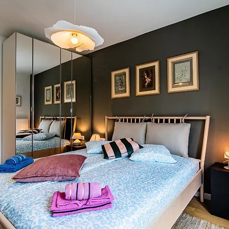 Flexible Selfcheckins 95 - - 3 Bedrooms - Loggia * Zagreb