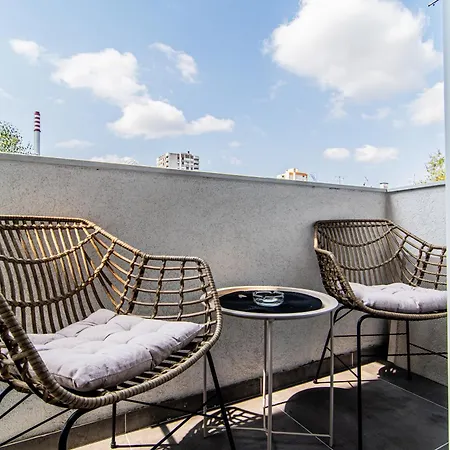 Flexible Selfcheckins 95 - - 3 Bedrooms - Loggia Apartment *